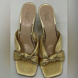 Badgley Mischka RARE FIND Hype Pleated Wedge Mule Women's Gold